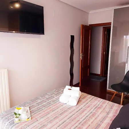 Soleado Piso Con Garaje Y Piscina A 8' Centro Apartment Castro Urdiales Exterior photo